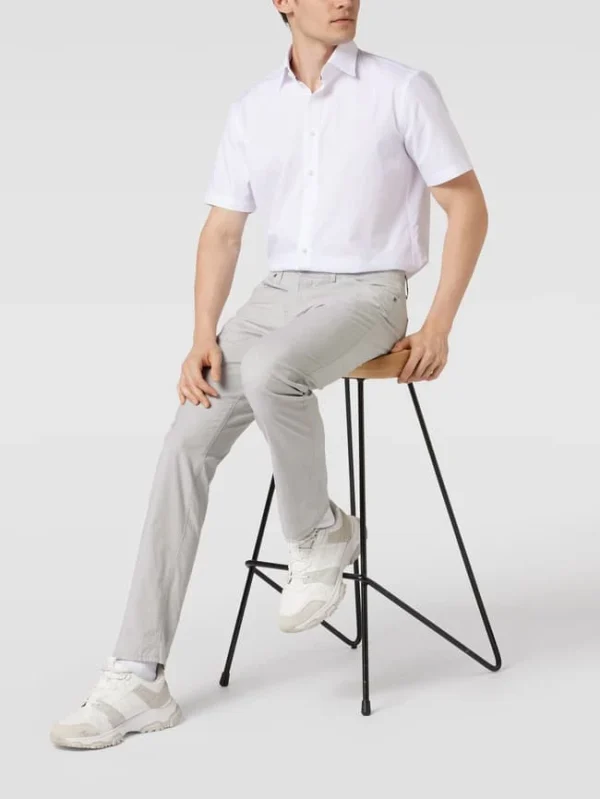 Brax Straight Fit Chino Modell ‘CADIZ’ – Hellgrau 1